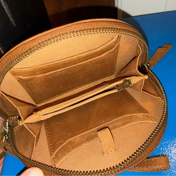 Mandrn Brown Leather Wristlet - Picture 3 of 5